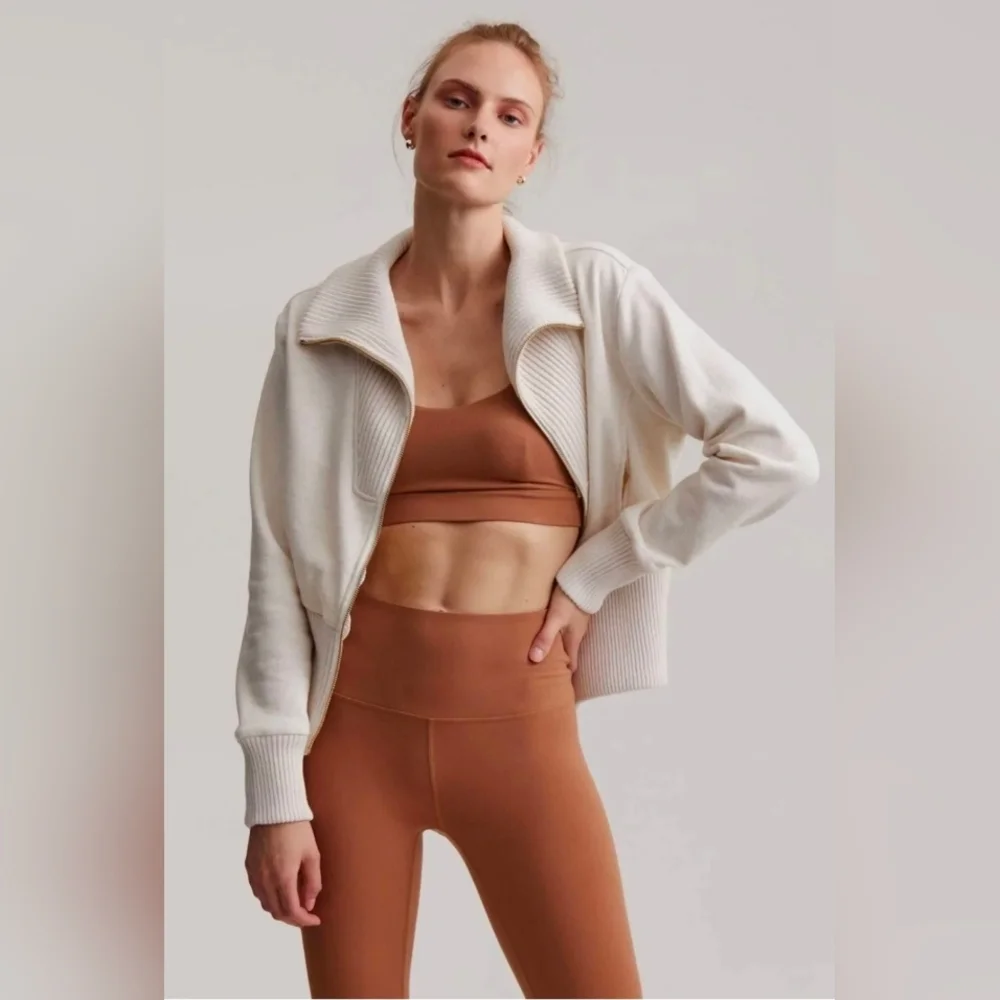Varley Cream Sweater - Picture 1 of 14